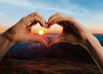 Cinta untuk Umat Manusia